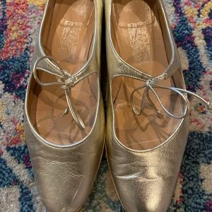 Gold Salvatore Ferragamo flats